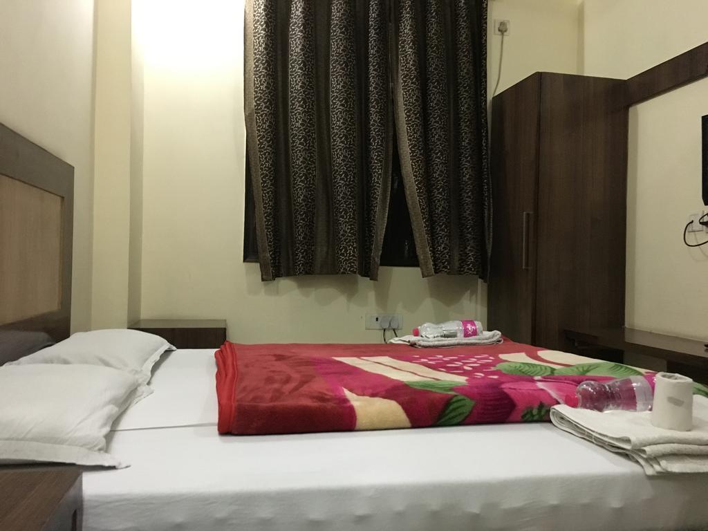 Hotel Vintage Inn Ню Делхи Екстериор снимка