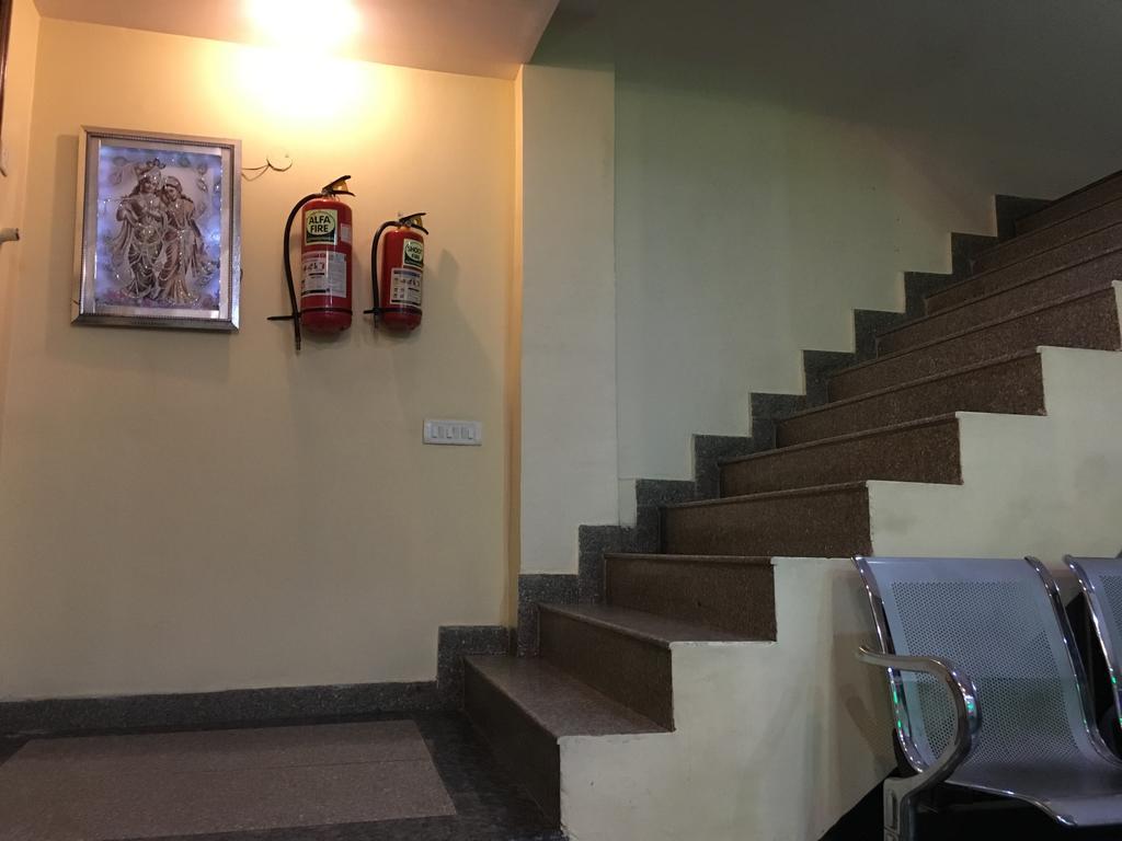 Hotel Vintage Inn Ню Делхи Екстериор снимка